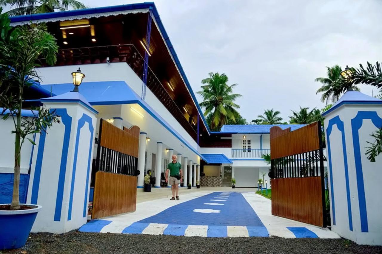 Mare Blu Resort Kochi Exterior photo